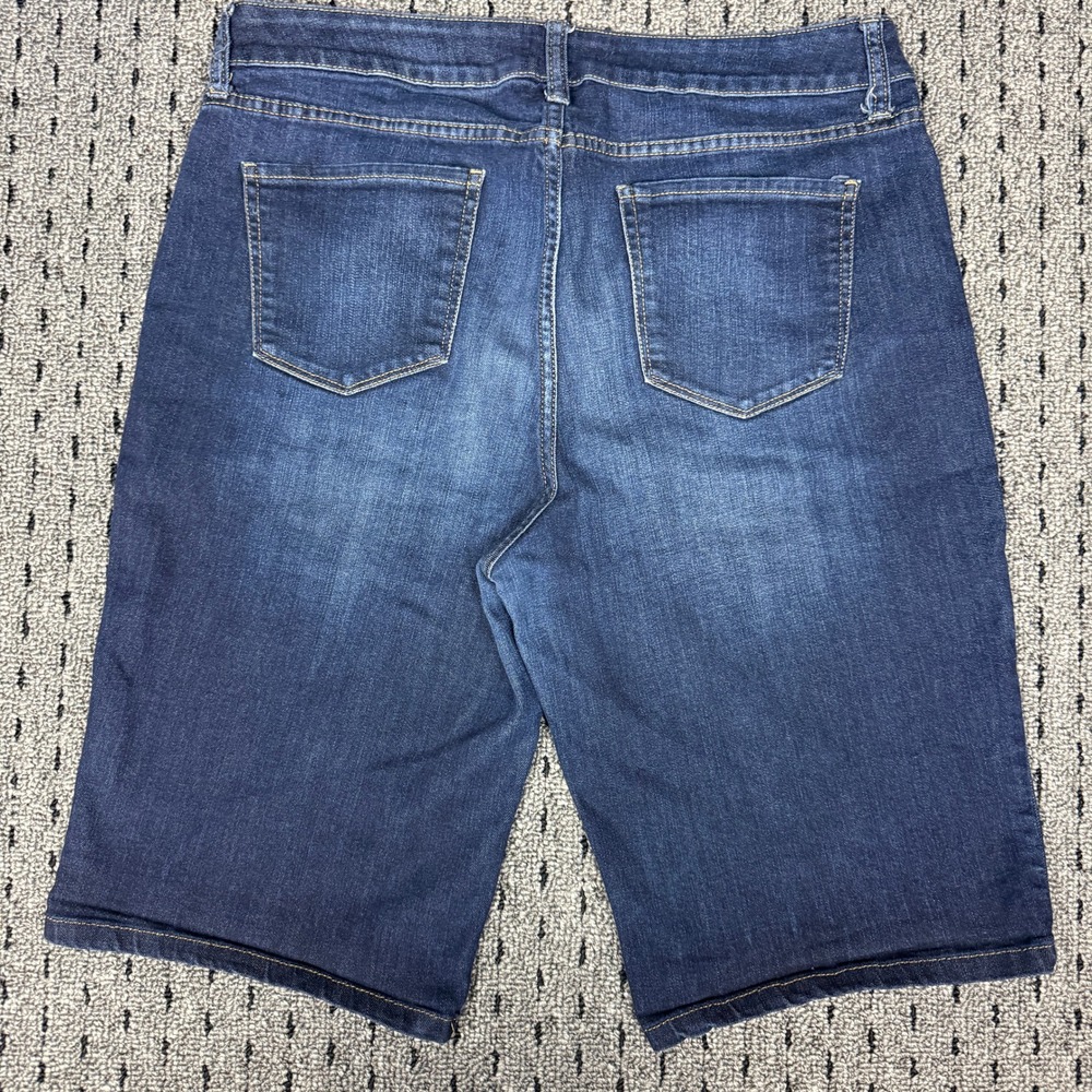 St. Johns Bay Womens Bermuda Denim Shorts Dark Wash Blue 14 Stretch Mid Rise - Picture 5 of 6